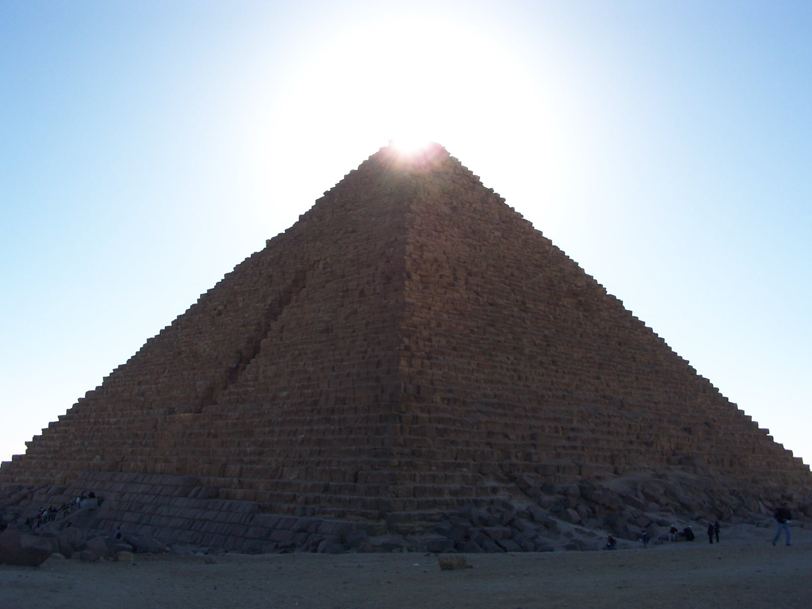 La pyramide de Mykrinos (Hauteur 66 mtres)